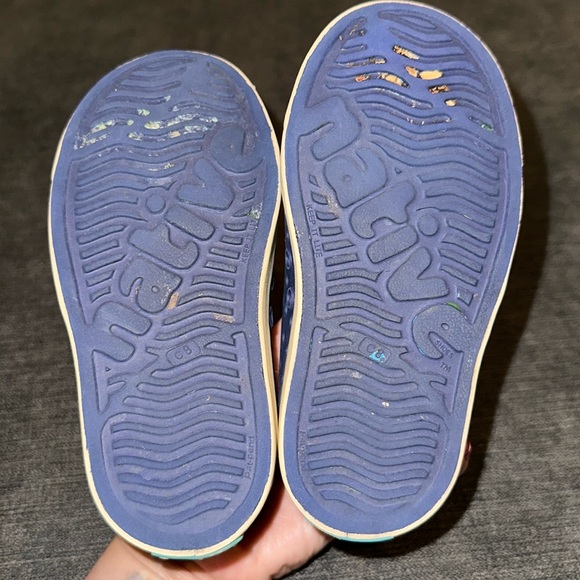 NATIVE Navy Blue Slip on’s - Picture 4 of 4